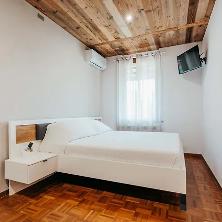 Ombreseda Ferienhaus Valeriano Lunense